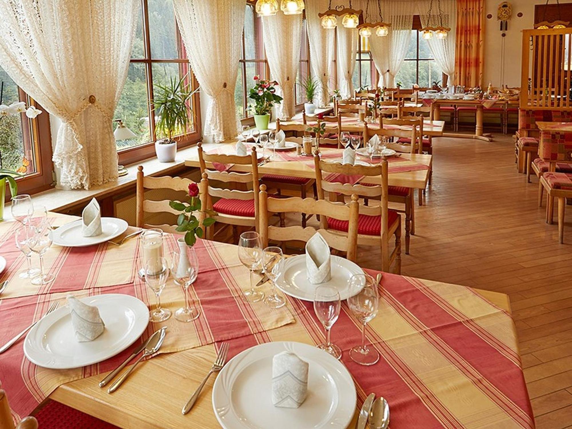 Gasthof-Pension Berghof Enzklösterle Extérieur photo