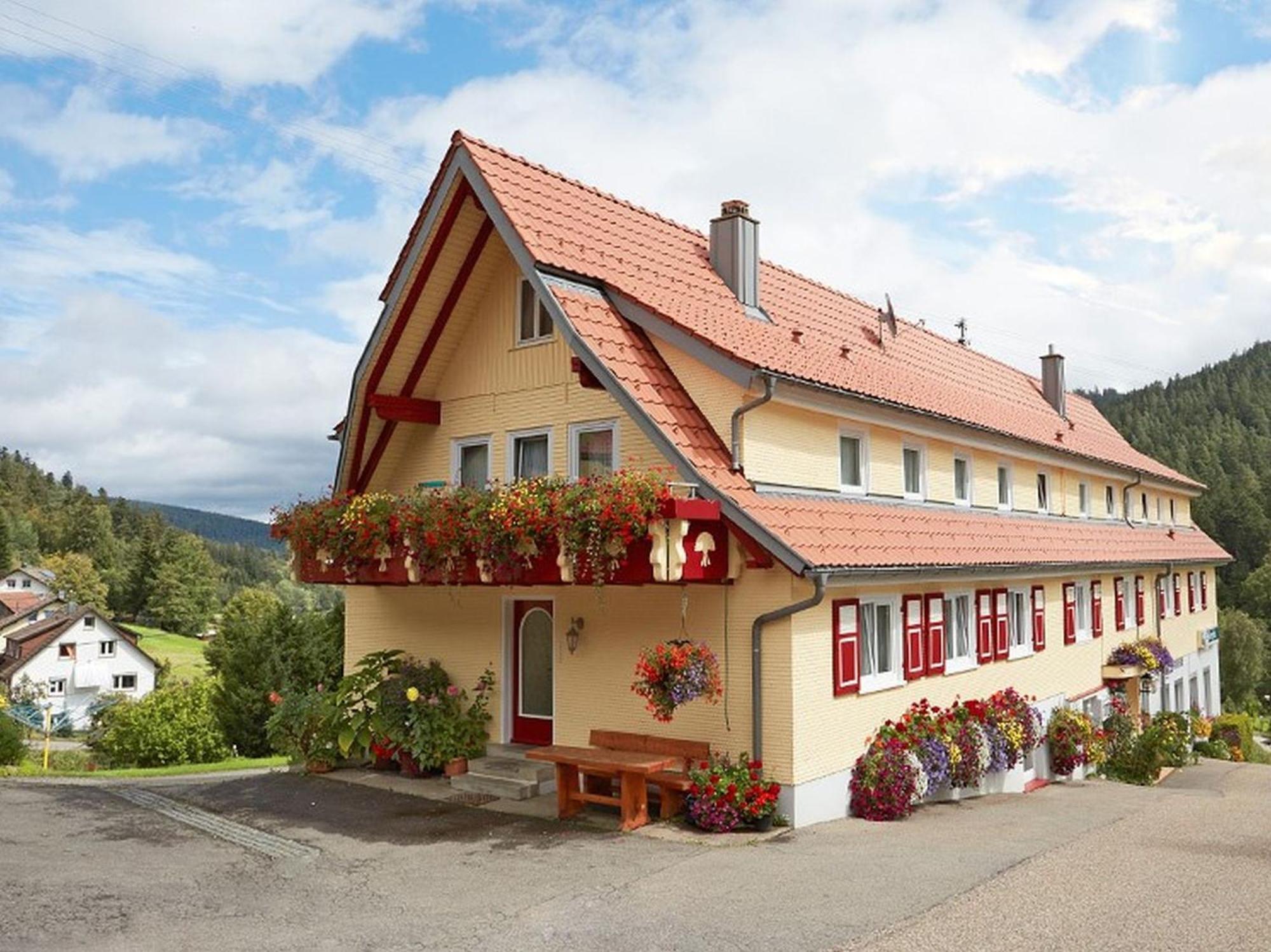 Gasthof-Pension Berghof Enzklösterle Extérieur photo